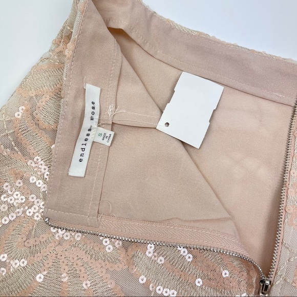 ๐ฏ2/$15๐ฏ Endless Rose REVOLVE Nude Skirt Sequin - Picture 9 of 14